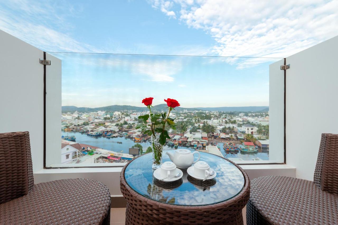 The Empire Hotel Phu Quoc Bagian luar foto